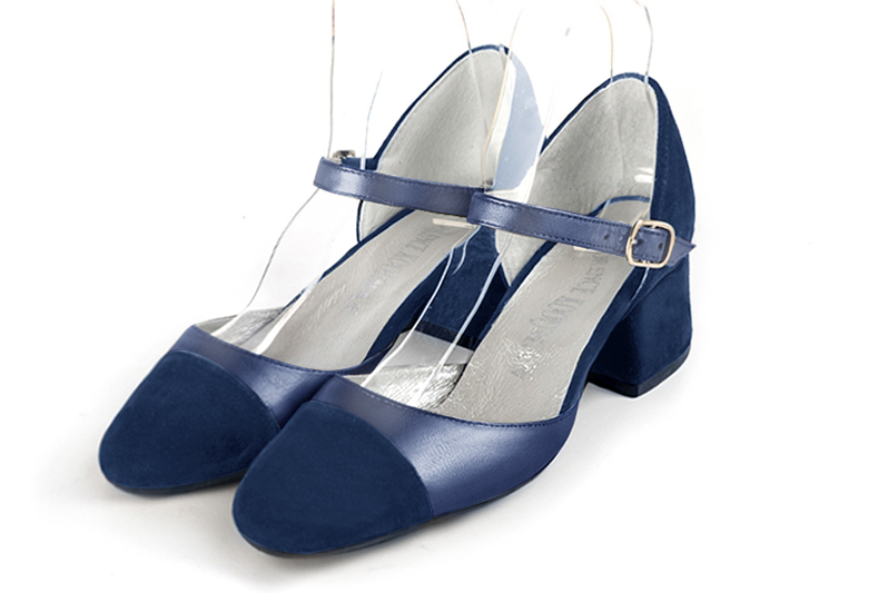 French elegance and refinement for these navy blue and copper gold dress open side shoes, with an instep strap, 
                available in many subtle leather and colour combinations. Its high vamp and fitted strap will give you good support.
To personalize or not, according to your inspiration and your needs.  
                Matching clutches for parties, ceremonies and weddings.   
                You can customize these shoes to perfectly match your tastes or needs, and have a unique model.  
                Choice of leathers, colours, knots and heels. 
                Wide range of materials and shades carefully chosen.  
                Rich collection of flat, low, mid and high heels.  
                Small and large shoe sizes - Florence KOOIJMAN